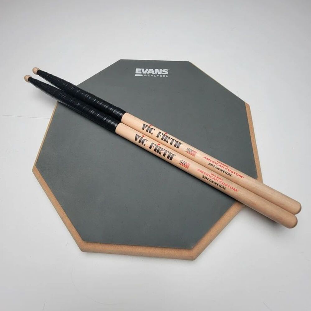 Evans RealFeel 7" Practice Pad Bundle with Vic Firth SD1 General Drumsticks